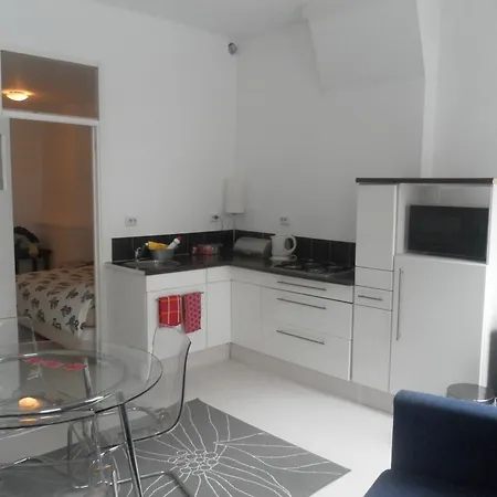 Aparthotel City 2*